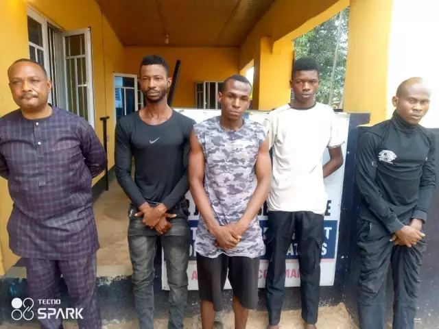 Police Arrest Suspected Thugs In Abia, Recover Firearms (Photos) Police Arrest Suspected Thugs In Abia, Recover Firearms (Photos)