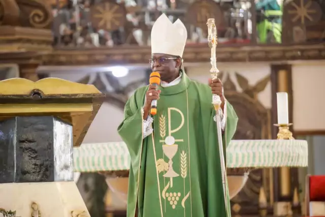 Umuahia Catholic Bishop, Ukpong Praises Sen. Kalu On Effective Representation In Abia North (PHOTOS) Umuahia Catholic Bishop, Ukpong Praises Sen. Kalu On Effective Representation In Abia North (PHOTOS)