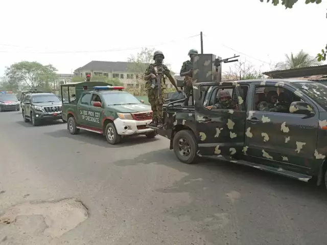 2023: Security Agencies Hold Show Of Force In Abia, Assure Residents Of Safety During Elections (Photos, Video) 2023: Security Agencies Hold Show Of Force In Abia, Assure Residents Of Safety During Elections (Photos, Video)