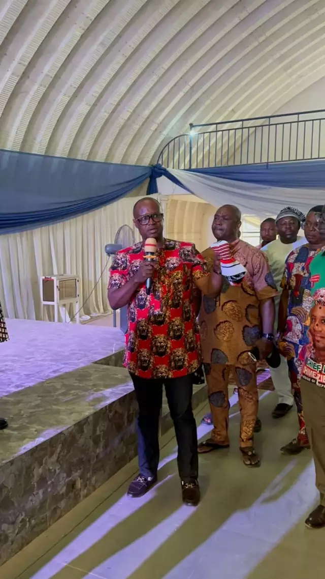 Abia Reps: Dan Okeke Meets Uma Ukpai Polytechnic Students, Offsets School Fees (Photos, Video) Abia Reps: Dan Okeke Meets Uma Ukpai Polytechnic Students, Offsets School Fees (Photos, Video)