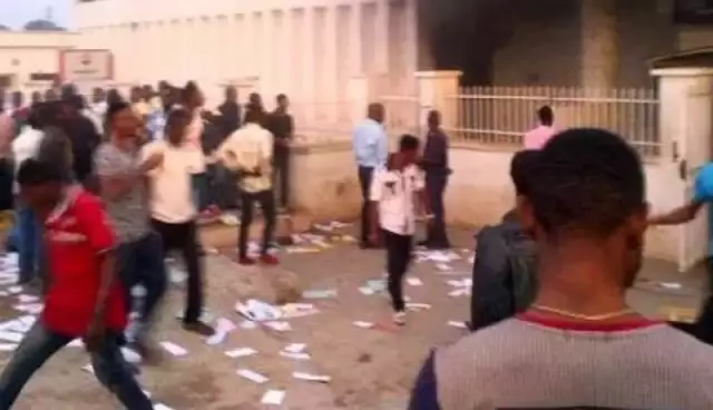 Three Banks Looted By Hoodlums In Rivers Three Banks Looted By Hoodlums In Rivers