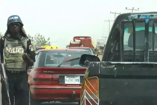Gunmen Snatch Guns From Policemen In Abia Gunmen Snatch Guns From Policemen In Abia