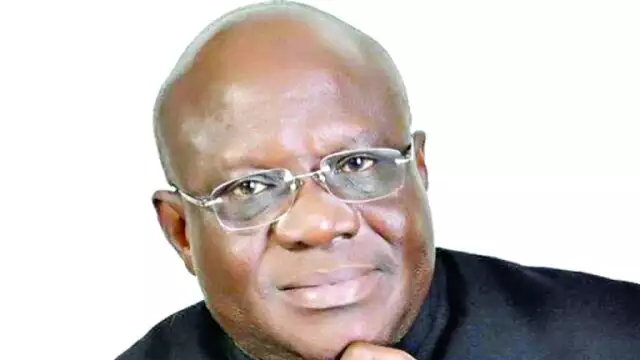 Man Who Returned NIMASA’s N75m Excess Pay Receives Award