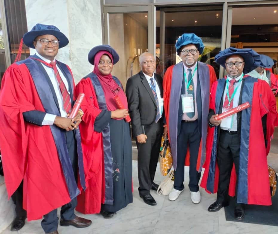 Dr Nnabuike Ojiegbe, first from the left with other diplomates. Third and forth from left are Assoc. Prof Ibrahim Wada and Emeritus Prof. Osato F. Giwa-Osagie respectively, frontline pioneers of the practice of IVF in Nigeria and training of subspecialists in Infertility and Assisted Reproduction.
