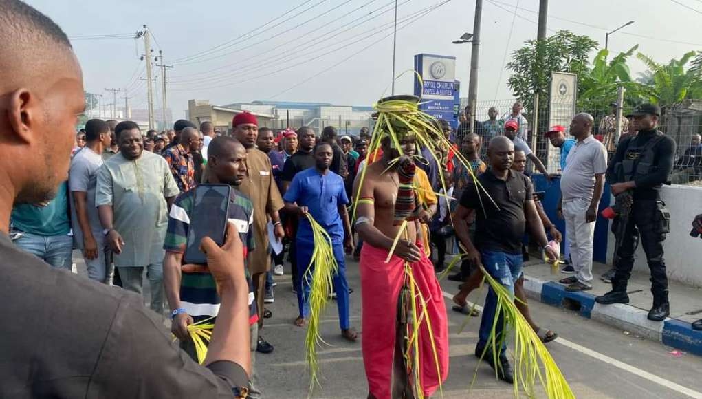 Drama As PDP Protesters Storm INEC Office With Native Doctor, Charms In Rivers