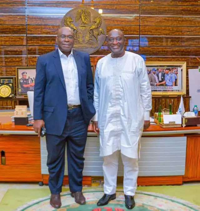 Ghana’s Presidential Aspirant, Kyerematen Visits Sir Udensi (PHOTOS) Ghana's Presidential Aspirant, Kyerematen Visits Sir Udensi (PHOTOS)