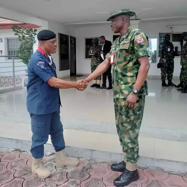 Criminals Panic As Abia NSCDC, Army Renew Collaborative Strategy (PHOTOS) Criminals Panic As Abia NSCDC, Army Renew Collaborative Strategy (PHOTOS)