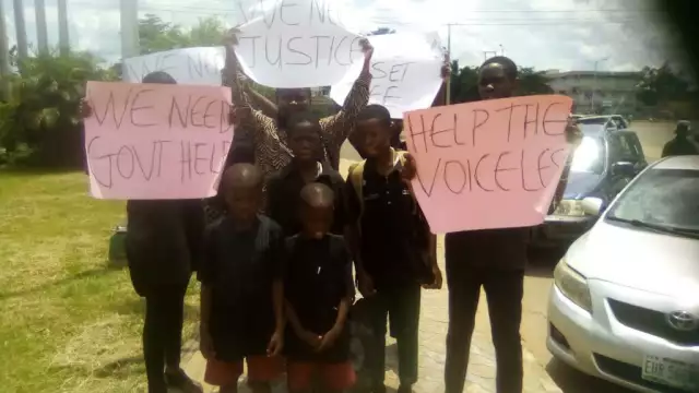 Edo Mother, Children Protest Killing Of Husband By Vigilante Operatives