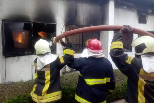 EFCC’s Enugu Command Office Gutted By Fire (Photos, Video) EFCC’s Enugu Command Office Gutted By Fire (Photos, Video)