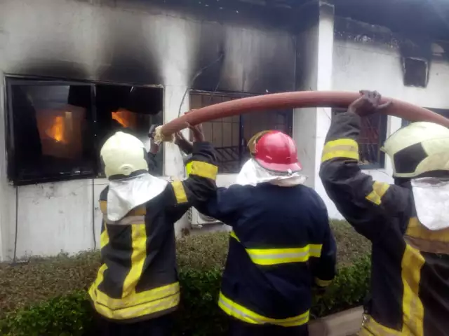 EFCC’s Enugu Command Office Gutted By Fire (Photos, Video) EFCC’s Enugu Command Office Gutted By Fire (Photos, Video)