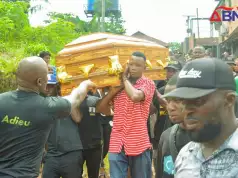 29-Year-Old Izuchukwu Killed By Abia Vigilante Operatives Over “Nokia Torch” Phone Laid To Rest Amidst Tears (PHOTOS, VIDEO) 29-Year-Old Izuchukwu Killed By Abia Vigilante Operatives Over "Nokia Torch" Phone Laid To Rest Amidst Tears (PHOTOS, VIDEO)