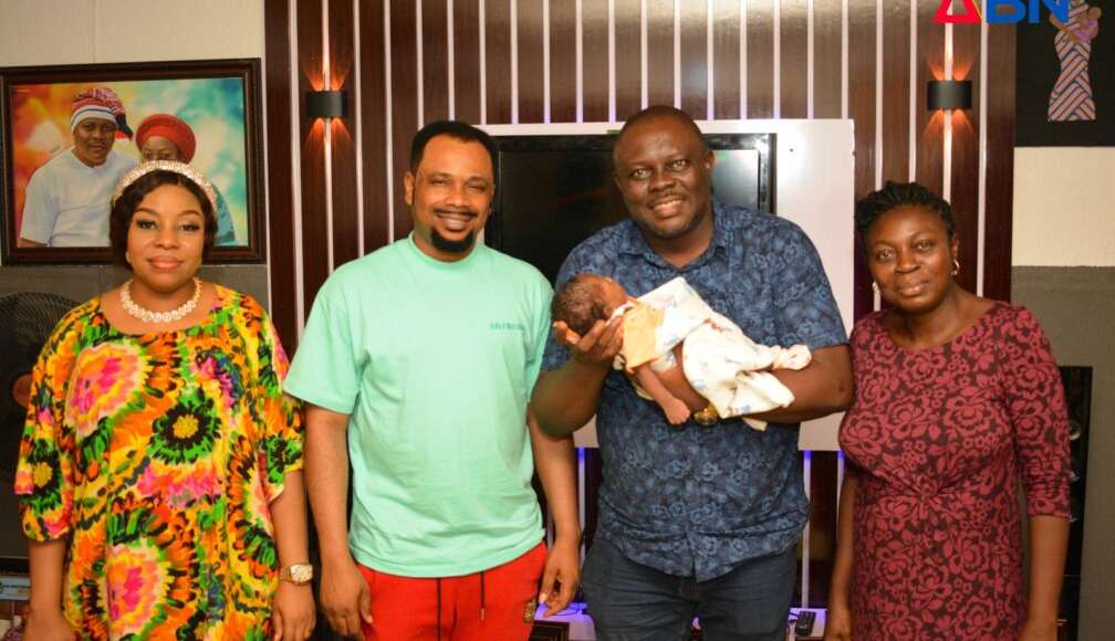 PHOTOS: Popular Clergy Rev. Uche Ume Visits Journalist, Okali Who Welcomed Baby After 11 Years