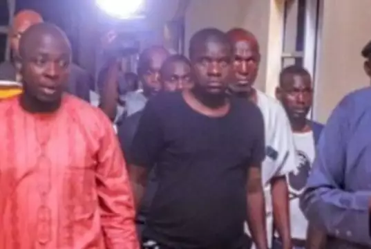 Zulum Fumes As He Pays Unscheduled Visit To Borno Hospital, Meets Wards In Darkness
