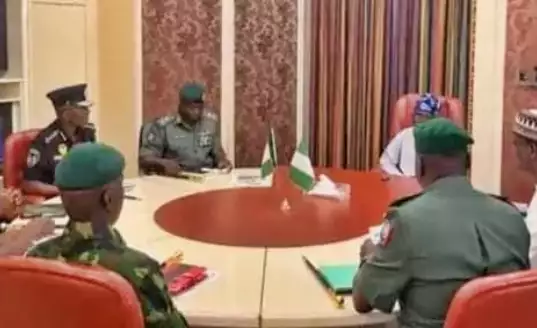 President Tinubu, Newly Appointed Service Chiefs In Closed-door Meeting President Tinubu, Newly Appointed Service Chiefs In Closed-door Meeting
