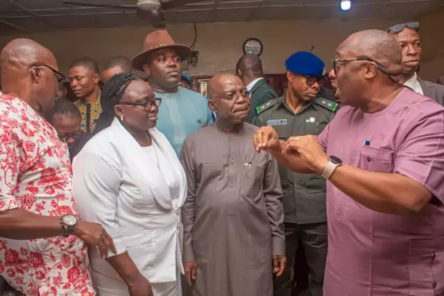 Otti In Meeting With CMD FMC Umuahia, Vows To Complete New Accident & Emergency Ward Otti In Meeting With CMD FMC Umuahia, Vows To Complete New Accident & Emergency Ward