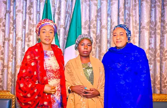 Tinubu’s Wife Receives Rescued Chibok Girl, Says Remaining Abductees Not Forgotten