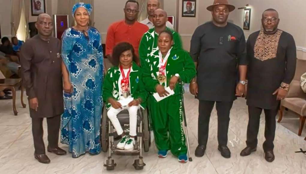 Gov. Otti Hosts Female Para-Power Lifters, Receives Commendation (Photos)
