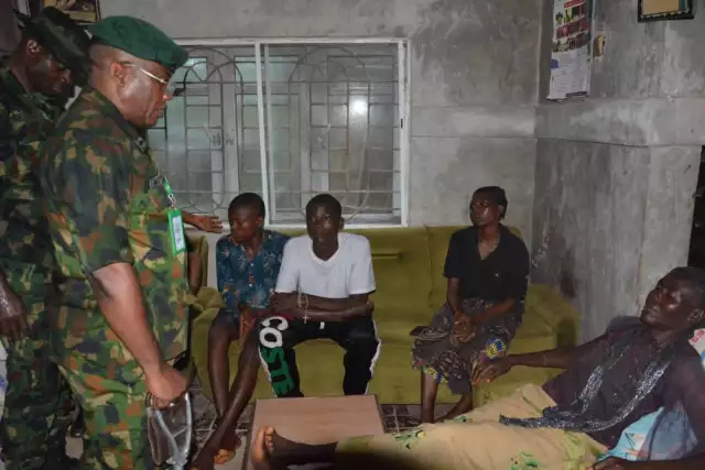 14 Brigade Commander Of Nigerian Army Ohafia Commiserates With Family Of Slain LP Stalwart (Photos) 14 Brigade Commander Of Nigerian Army Ohafia Commiserates With Family Of Slain LP Stalwart (Photos)