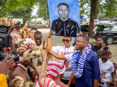 Okwuluora Doles Out Empowerment Kits, Millions Of Naira Cash Gifts To Aba Residents (Photos) Okwuluora Doles Out Empowerment Kits, Millions Of Naira Cash Gifts To Aba Residents (Photos)