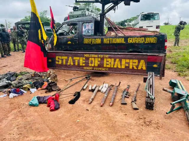 Troops Neutralise Biafra National Guards In Abia Forest, Recover Weapons, Charms (PHOTOS) Troops Neutralise Biafra National Guards In Abia Forest, Recover Weapons, Charms (PHOTOS)