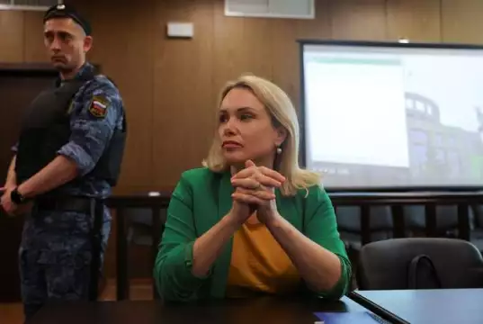 Russian Reporter Who Protested On TV Jailed In Absentia Russian Reporter Who Protested On TV Jailed In Absentia