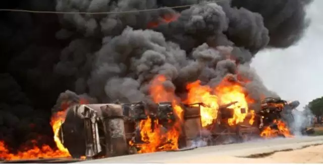 20 Injured As Petrol Tanker Explodes In Kaduna 20 Injured As Petrol Tanker Explodes In Kaduna