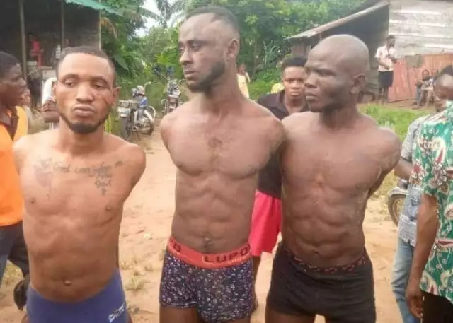 Abia Community Arrests 3 Men For Allegedly Stealing Battery From Communication Mast (Photos+Video)