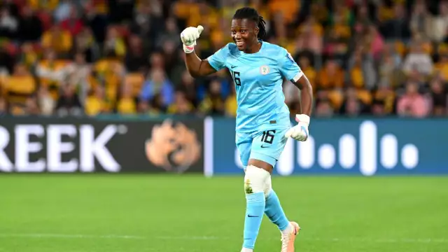 Nnadozie’s Penalty Heroics Cost PSG Coach Job Nnadozie’s Penalty Heroics Cost PSG Coach Job