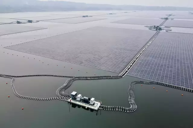Indonesia Inaugurates Southeast Asia’s Largest Floating Solar Farm Indonesia Inaugurates Southeast Asia’s Largest Floating Solar Farm