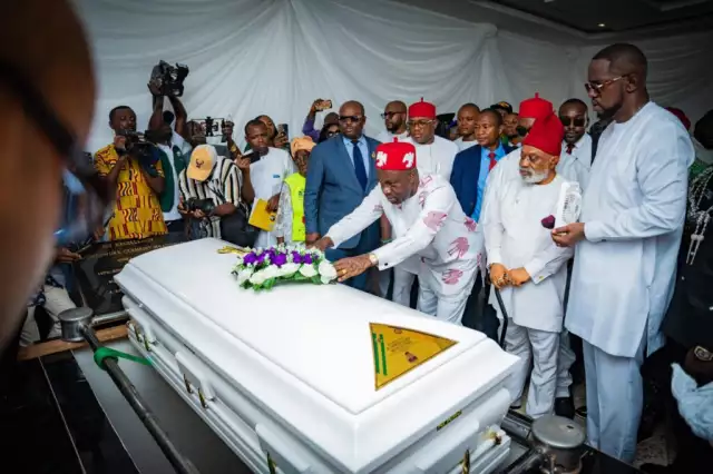 Former Anambra Governor, Mbadinuju Laid To Rest In Ihiala
