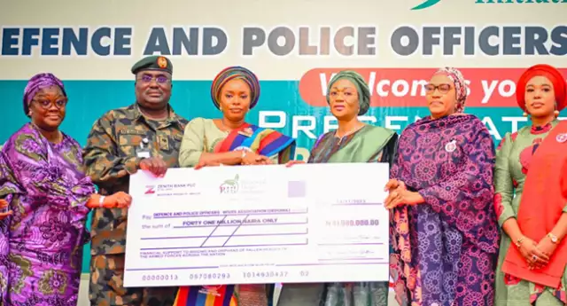 Remi Tinubu Disburses N427m To 1,709 Wives Of Late Military Personnel