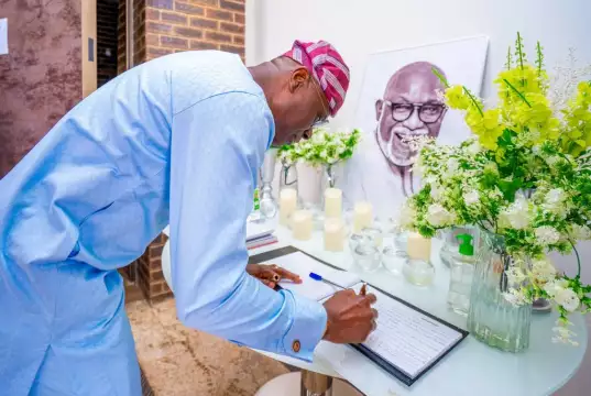 Sanwo-Olu Pays Condolence Visit To Akeredolu’s Family