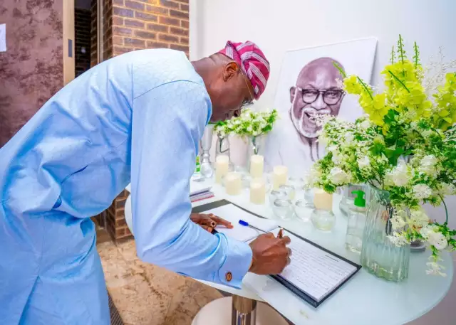 Sanwo-Olu Pays Condolence Visit To Akeredolu’s Family