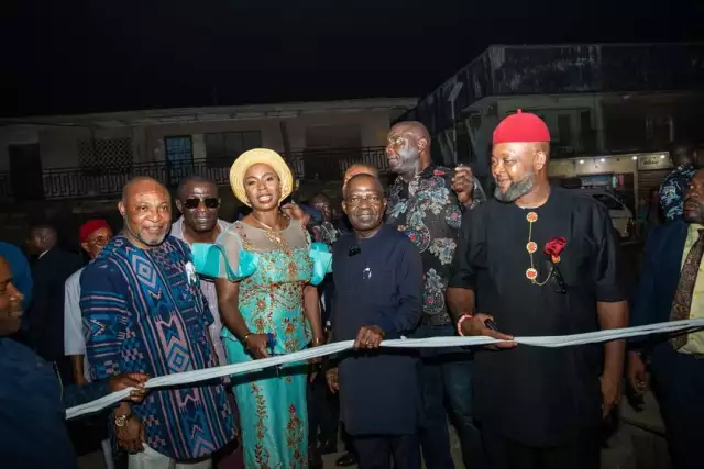 Gov. Otti Says 2024 Budget Will Give Abians Freedom To Fly As He Commissions Street Lights In Aba Gov. Otti Says 2024 Budget Will Give Abians Freedom To Fly As He Commissions Street Lights In Aba