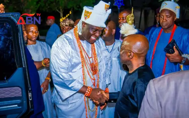 Ooni Of Ife Lauds Gov. Otti’s Competence, Capacity As Abia Governor Governor Otti welcoming the Ooni to his country home