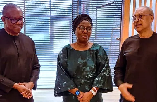 Peter Obi, Pat Utomi Pay Condolence Visit To Akeredolu’s Family