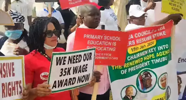 FCT Primary School Teachers Stage Protest Over Non-Payment Of Salary Arrears