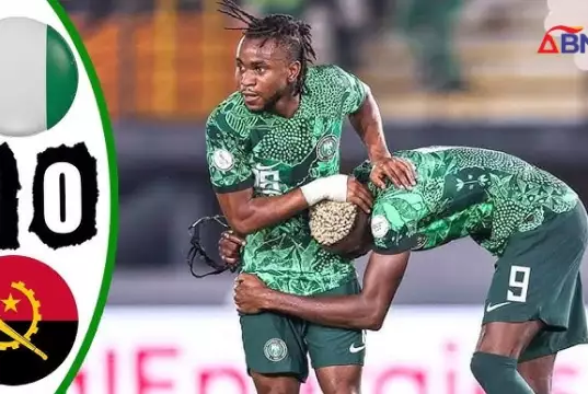 Nigeria Super Eagles Soar Into AFCON Semi-finals, Beat Angola 1-0 Goalscorer Lookman and Osihmen celebrates during the q'finals game against Angola