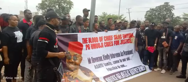 Anambra Youths Protest Killing Of Community Leader Anambra Youths Protest Killing Of Community Leader