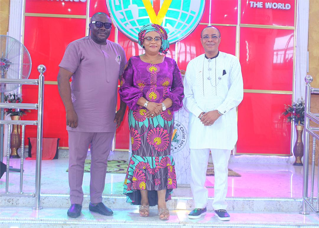 Ifeanyi Okali With Bishop Ezennaya Amobi Egbo And His Wife