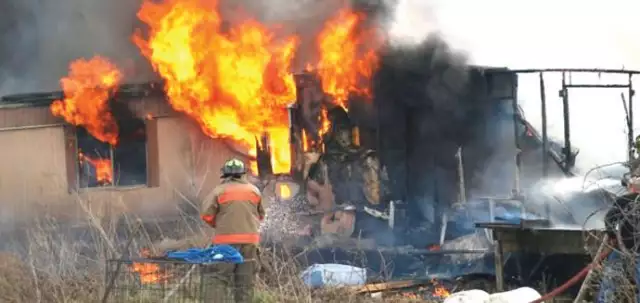 “Kyiv Faces Dawn Fury as Air Defences Light Up the Sky” “Kyiv Faces Dawn Fury as Air Defences Light Up the Sky”