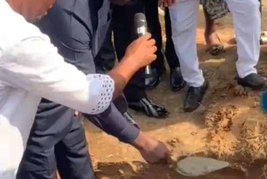 Abia LG Mayor, Newman Azu Performs Groundbreaking Ceremony Of Ukwa NBA Centre, Outlines Achievements Ukwa West Mayor, Newman Azu performing the foundation laying ceremony of the Ukwa NBA Centre