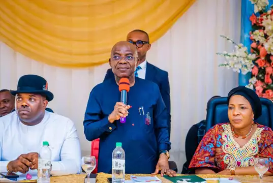 One Year Anniversary: LP Leadership, Stakeholders Pass Vote Of Confidence On Gov. Otti Governor Otti, speaking at the meeting with party stakeholders. With him, sitting left are the Deputy Governor, Ikechukwu Emetu, and Wife of the Governor, Mrs. Priscilla Otti.