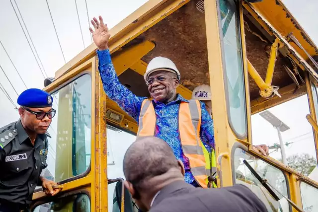 Gov. Otti Flags Off Reconstruction Of Osisioma-Ekeakpara Road, Pledges To Restore Aba’s Lost Glory (Photos) Gov. Otti Flags Off Reconstruction Of Osisioma-Ekeakpara Road, Pledges To Restore Aba's Lost Glory (Photos)