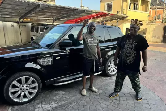 ROYAL GESTURE: HRH Apostle Chibuzor Surprises Faithful with Range Rover Sport (Photos) ROYAL GESTURE: HRH Apostle Chibuzor Surprises Faithful with Range Rover Sport (Photos)