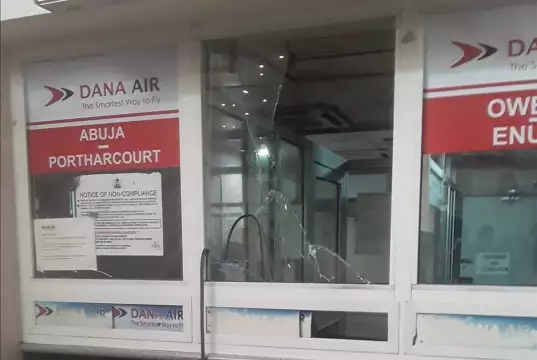 Sacked Workers Picket Dana Air Over Unpaid Salaries, Gratuities