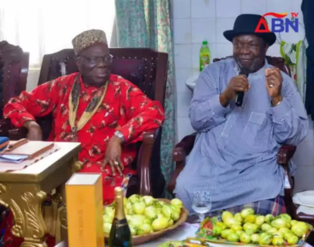 Quinquennium Conference: Ohafia Traditional Rulers Set Up Ambitious Economic Package To Develop Area (Photos, Video) Quinquennium Conference: Ohafia Monarchs Launch New Microfinance Bank For Low-Interest Loans (Photos, Video)