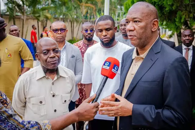 Datti Baba-Ahmed Hails Otti On Massive Devt In Abia As Super Eagles Star Set To Build Football (Photos) Datti Baba-Ahmed Hails Otti On Massive Devt In Abia As Super Eagles Star Set To Build Football (Photos)