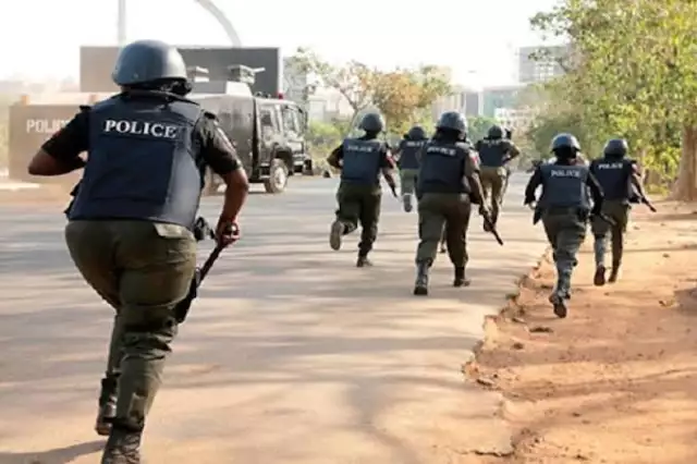 Tension As Police Inspector On Patrol Dies During Fight With Naval Officers In Lagos Tension As Police Inspector On Patrol Dies During Fight With Naval Officers In Lagos