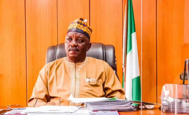 Court Sends Ex-Minister, Saleh Mamman To Prison Over Alleged 33.8b Fraud Ex-minister, Saleh Mamman, Collapses Outside Courtroom As Money Laundering Case Begins